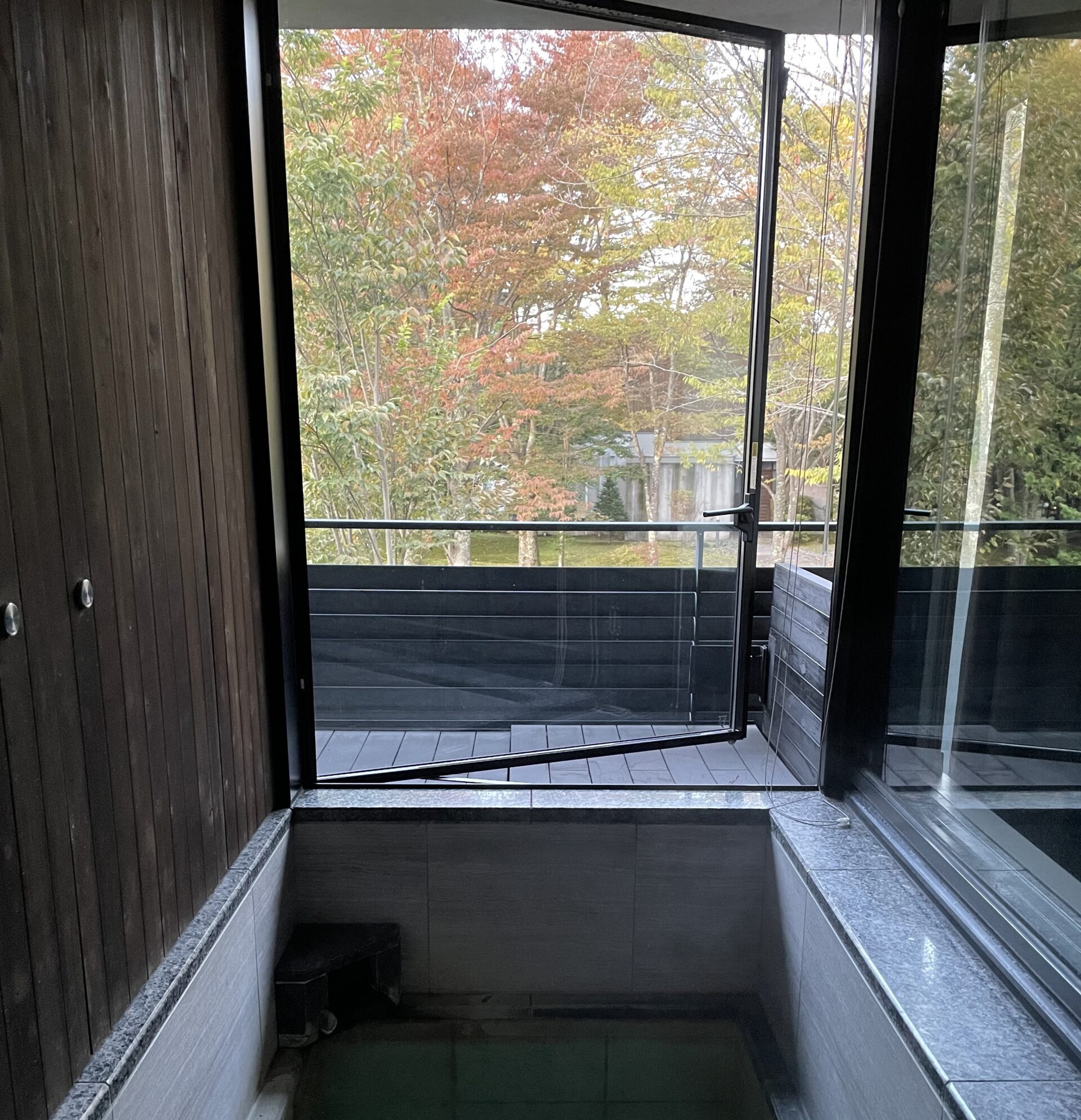 軽井沢マリオット　温泉ビューバス付き　露天風呂付き　キングルーム　ツインルーム　温泉スペース